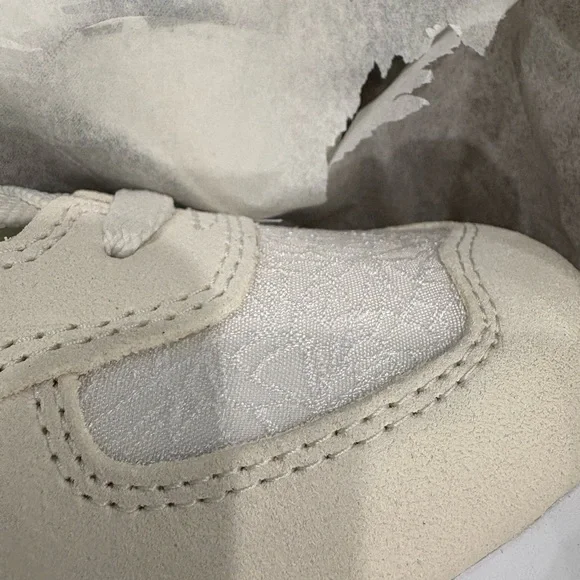 NEW BALANCE 574+ PLATFORM SNEAKER - Picture 11 of 16